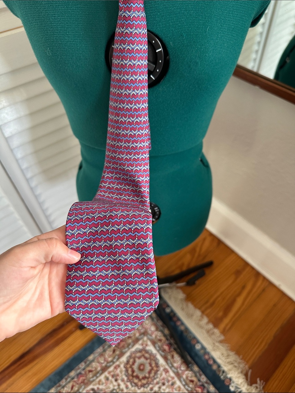 Hermès Burgundy Silk Tie with Blue and White Geometric Pattern - Picture 2 of 5